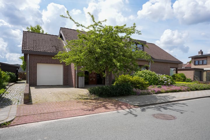 Photo 3 of Wattstraat 8