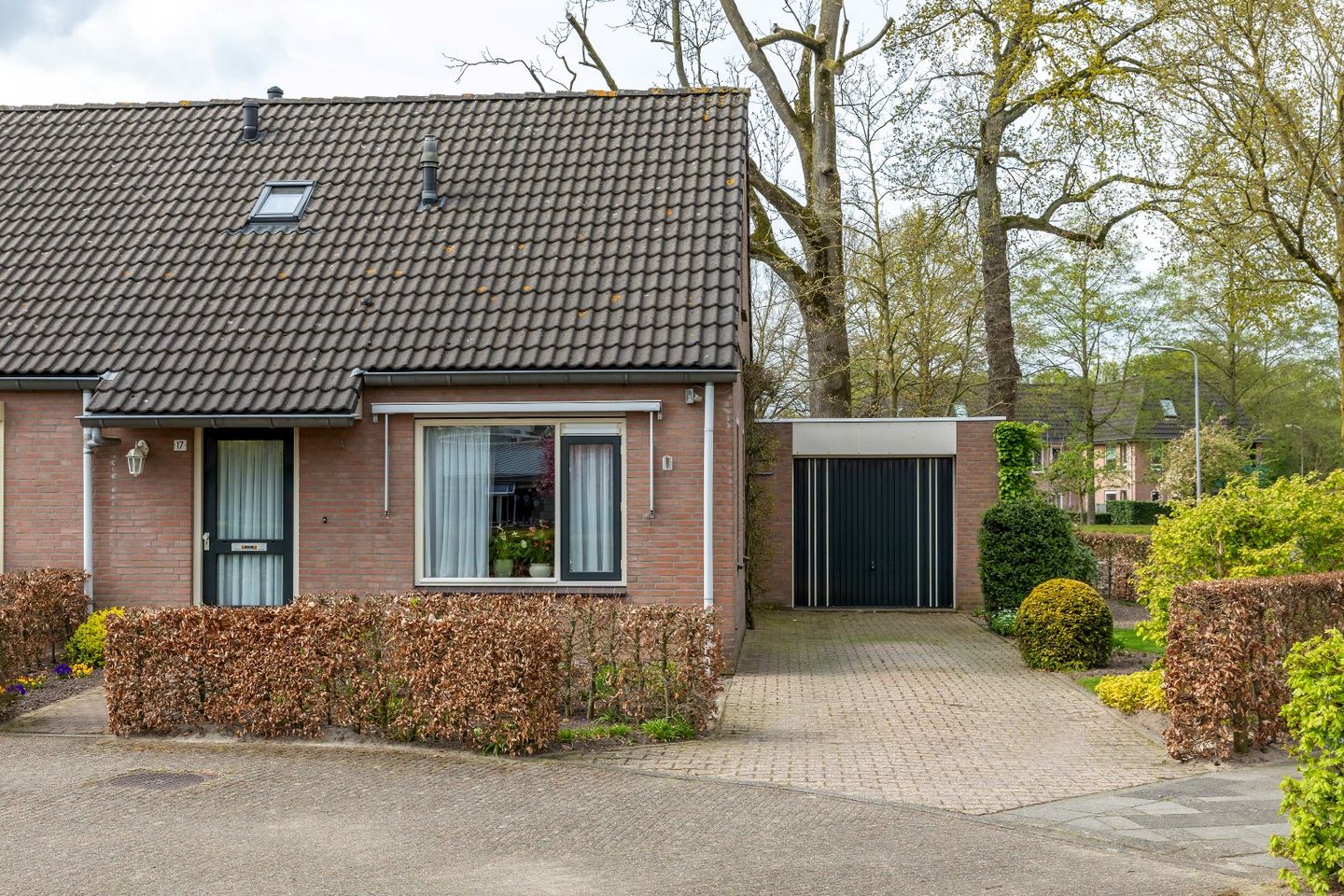 Foto 1 van A.C.W. Staringhof 17