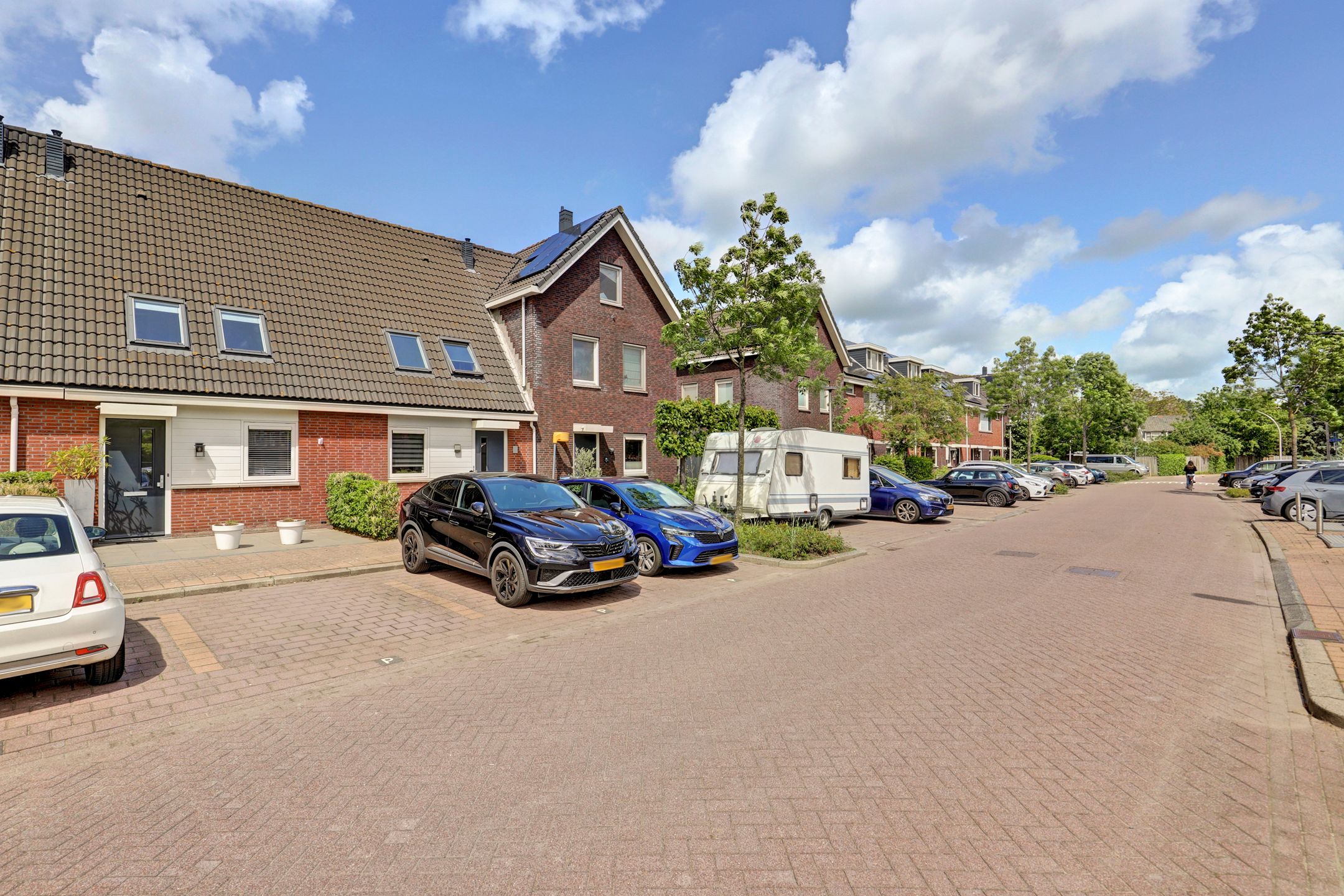 Photo 3 of Steur 51