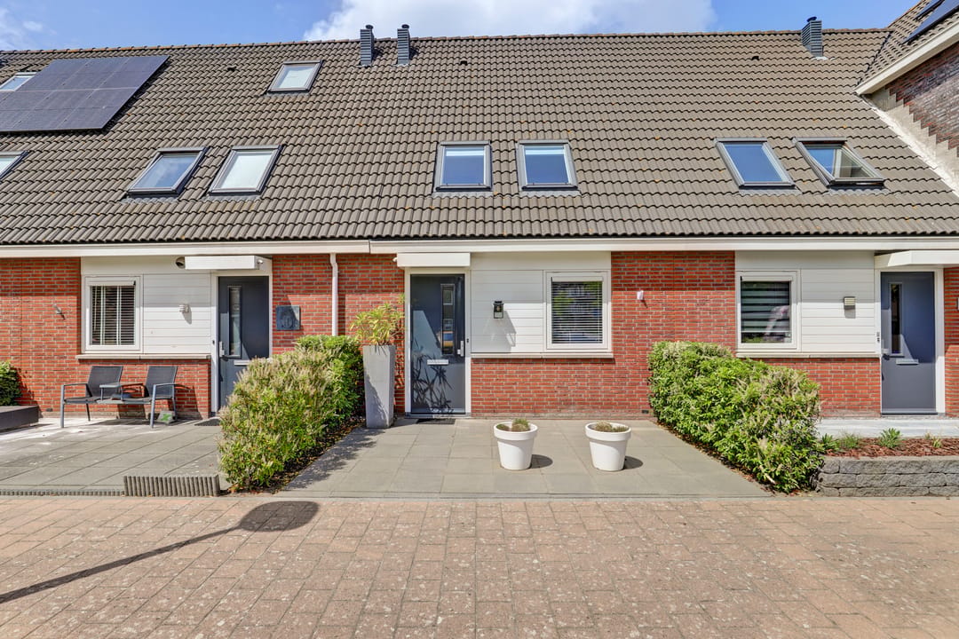 Photo 1 of Steur 51