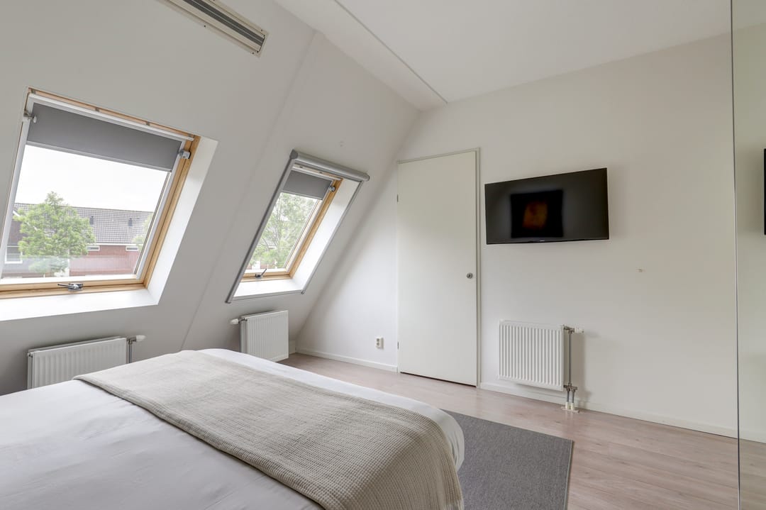 Photo 32 of Steur 51