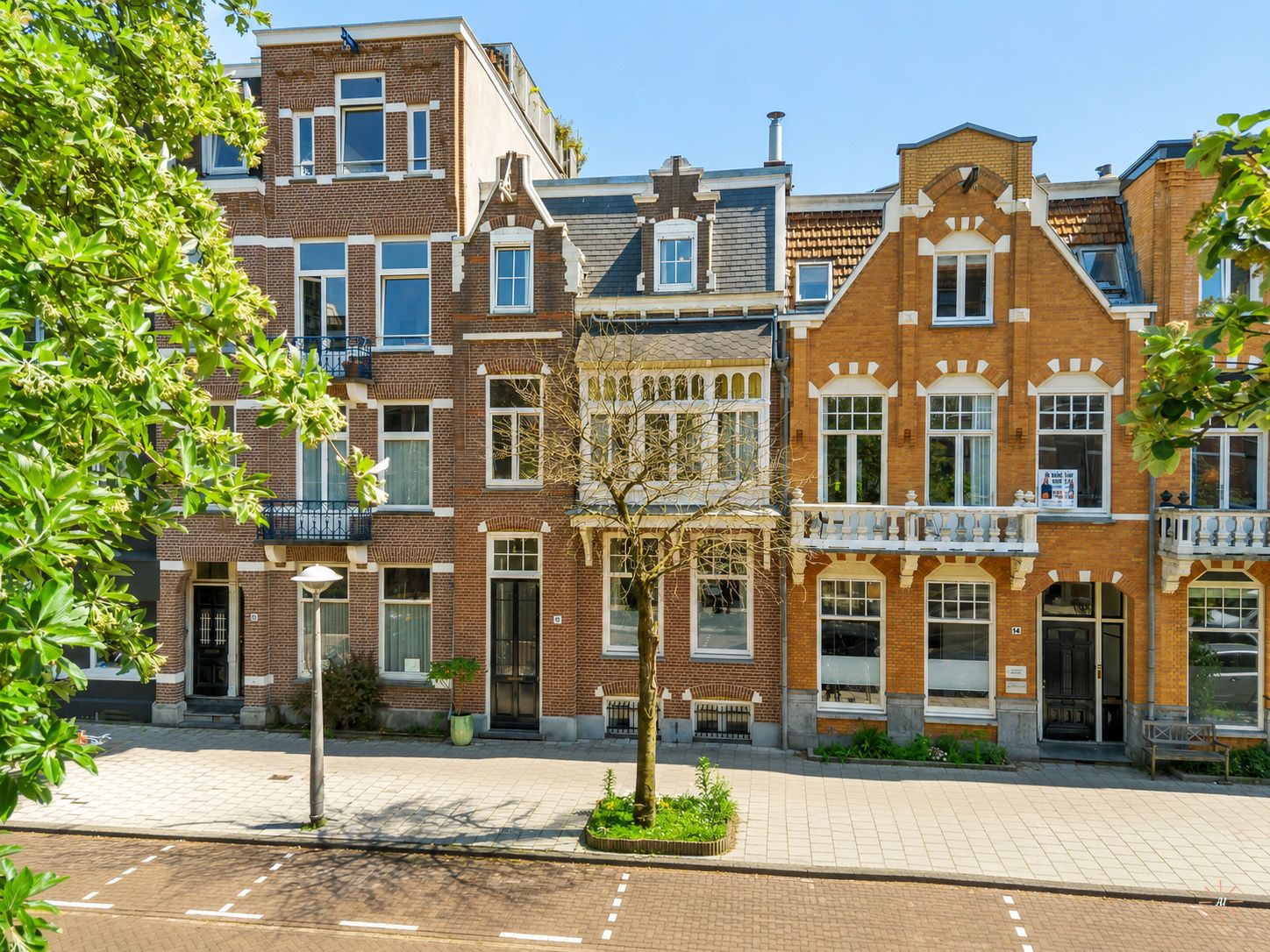 Hogeweg 16 