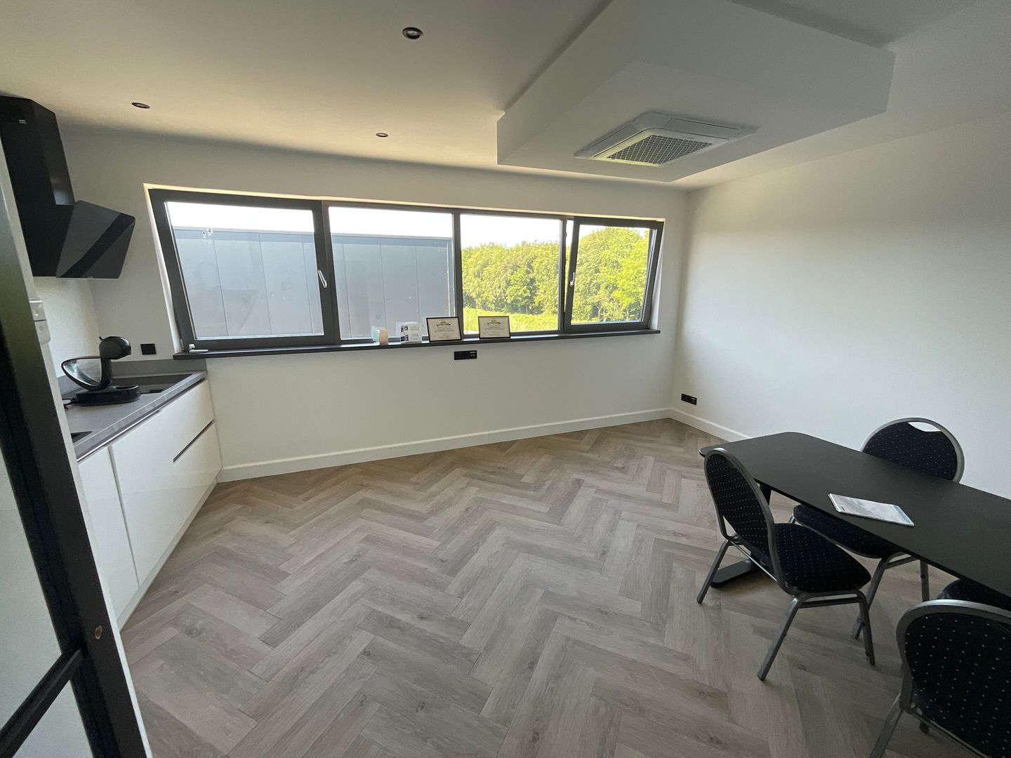View photo 2 of Graaf van Solmsweg 99-E5