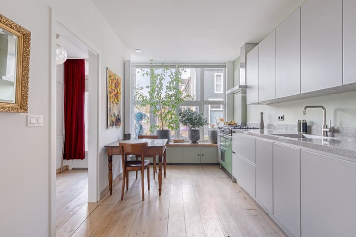 Tussenwoning te koop: Markt 15, Ijzendijke