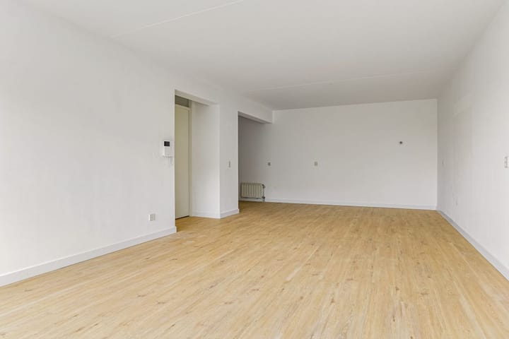 Photo 2 of Beemsterstraat 542-B1