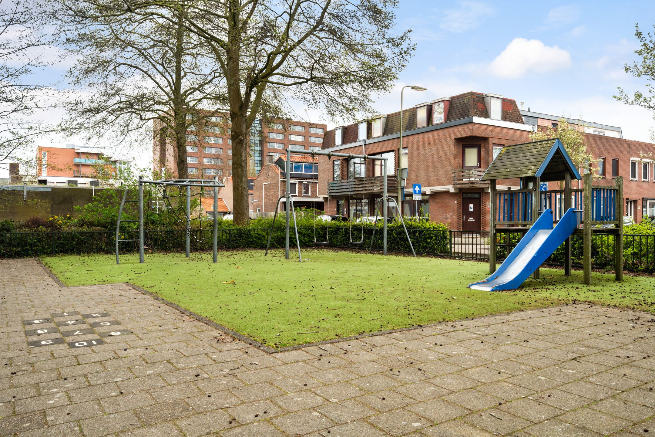 Photo 33 of Graaf van Bloisstraat 86