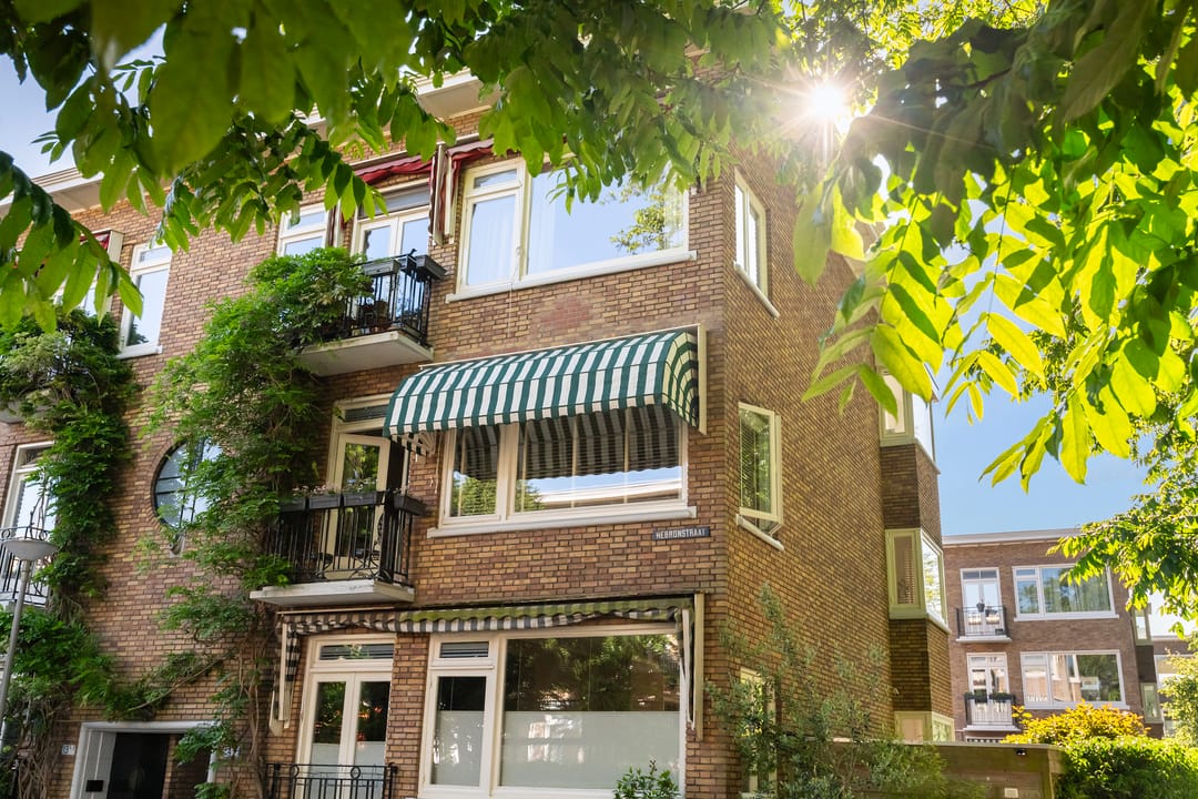 Photo 2 of Hebronstraat 14-B