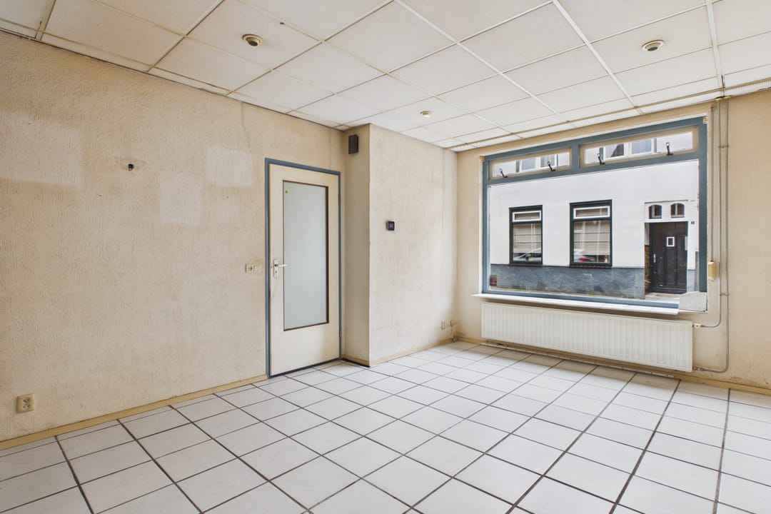 Photo 11 of Weststraat 10