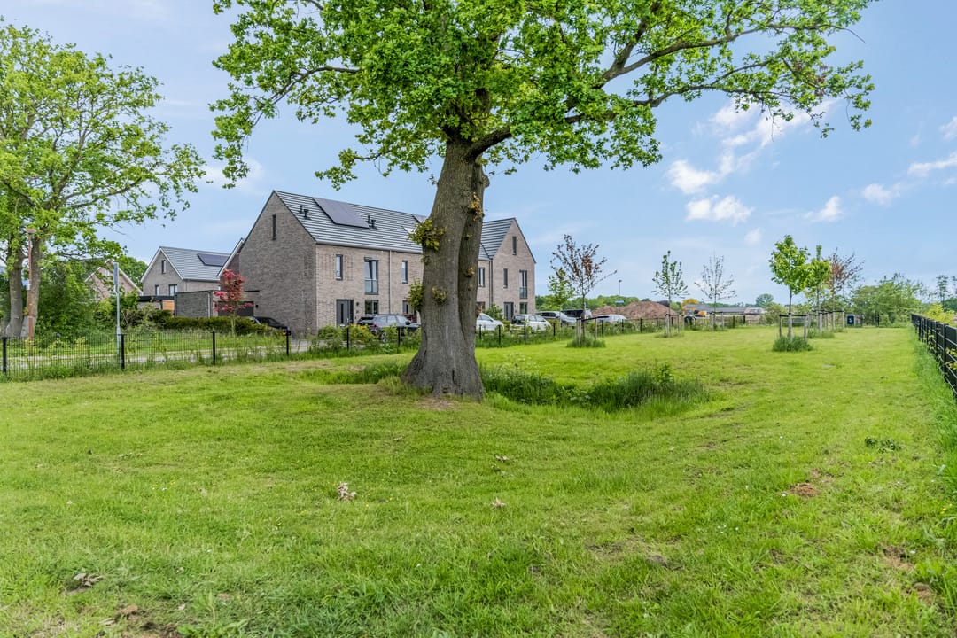 Photo 46 of G. van den Bornstraat 2