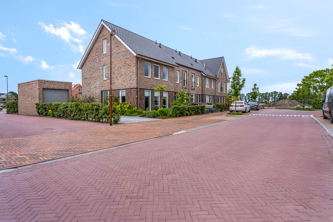 Photo 8 of G. van den Bornstraat 2