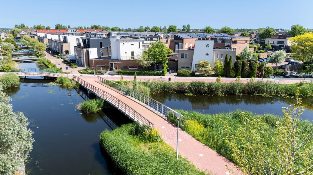 Sustainable 2022 Corner Residence with Waterfront Garden in Boskoop — 32