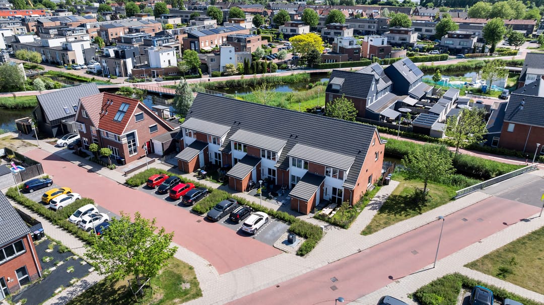 Sustainable 2022 Corner Residence with Waterfront Garden in Boskoop — 28