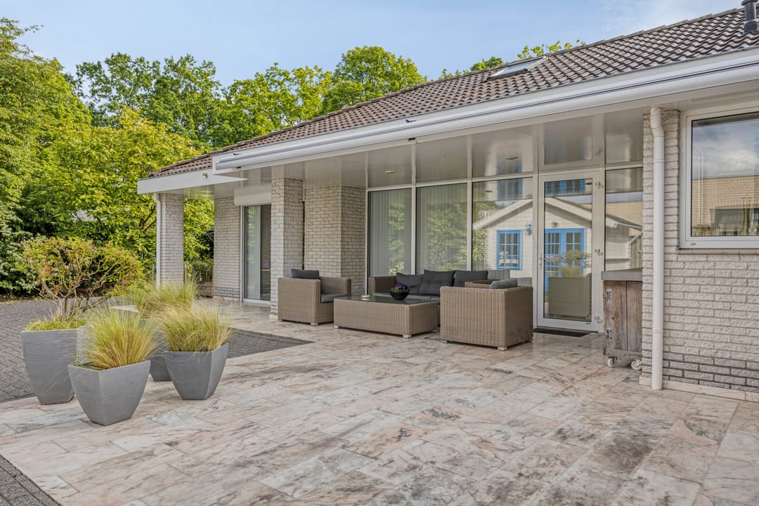 Spacious Life Cycle Proof Bungalow with Extra Floor and Garden in Acht — 31