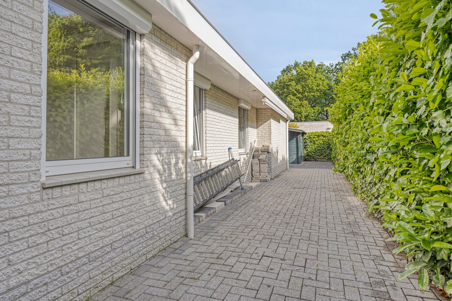Spacious Life Cycle Proof Bungalow with Extra Floor and Garden in Acht — 35