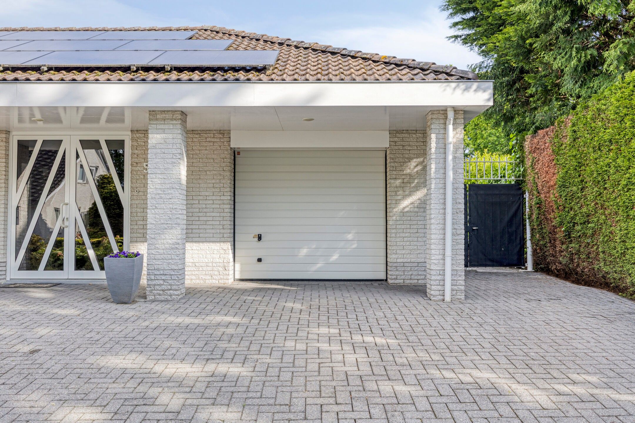 Spacious Life Cycle Proof Bungalow with Extra Floor and Garden in Acht — 39