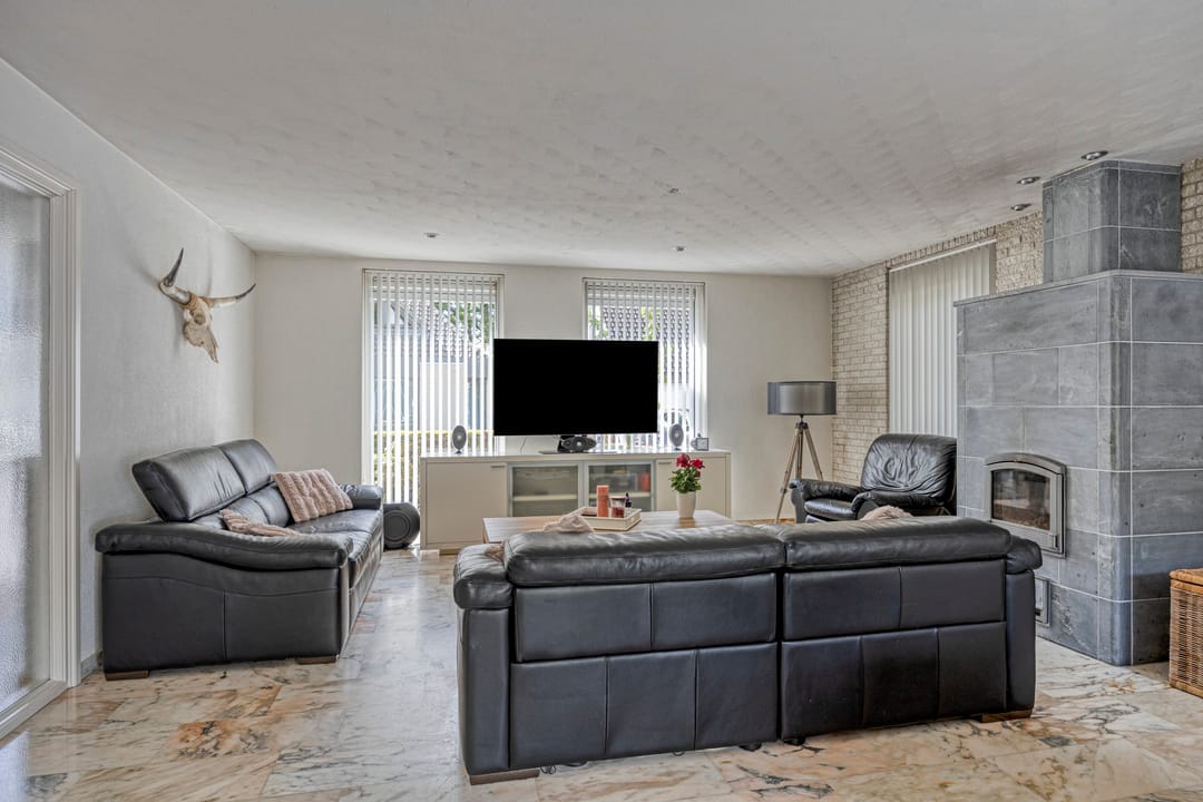 Spacious Life Cycle Proof Bungalow with Extra Floor and Garden in Acht — 7