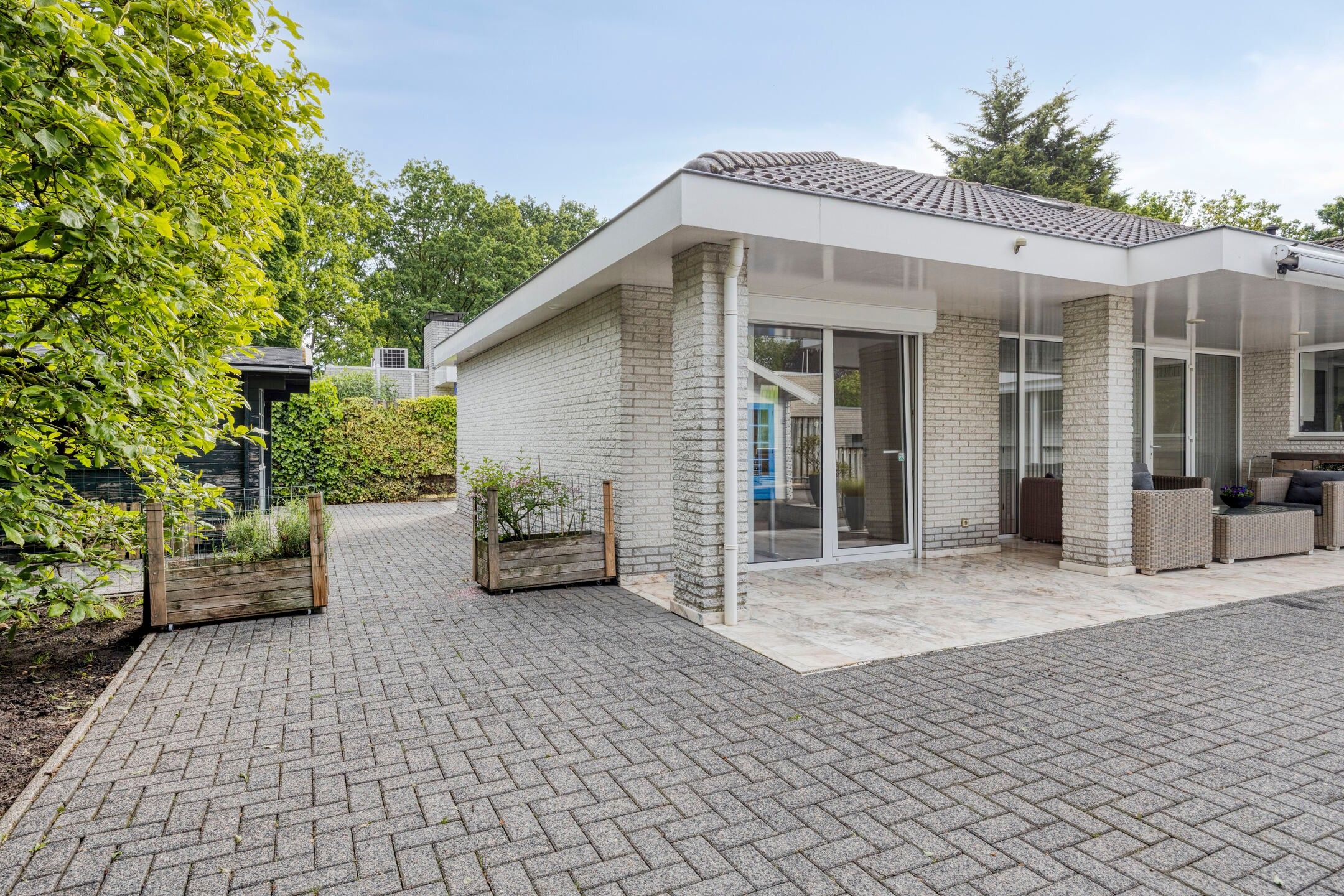 Spacious Life Cycle Proof Bungalow with Extra Floor and Garden in Acht — 33