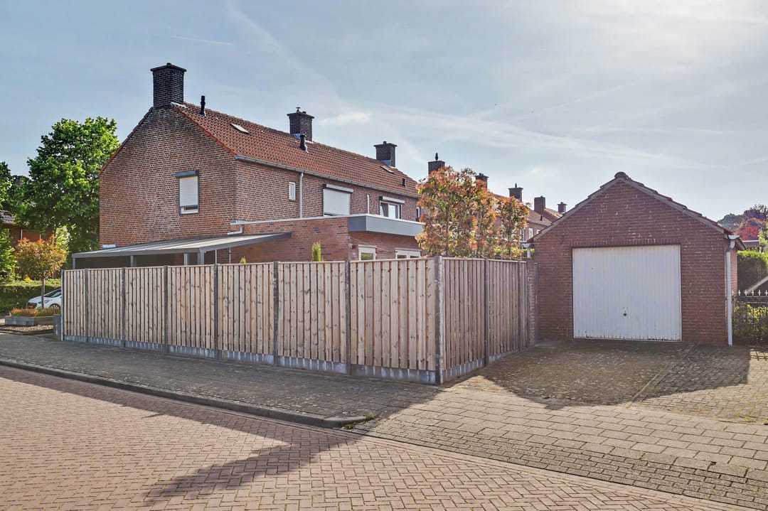 Photo 2 of Beatrixstraat 6