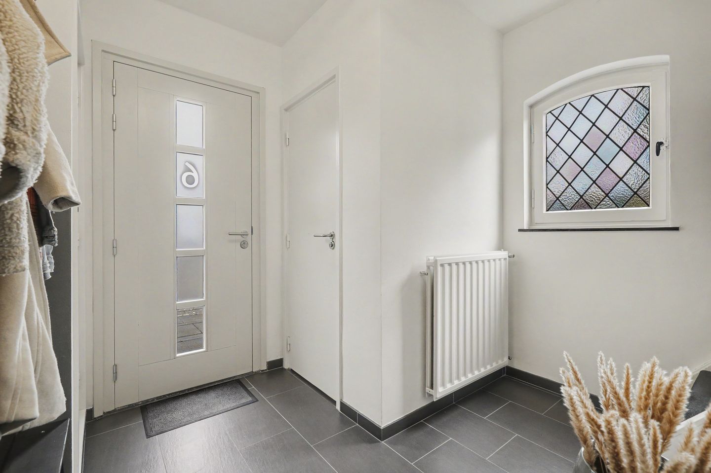 Photo 4 of Beatrixstraat 6