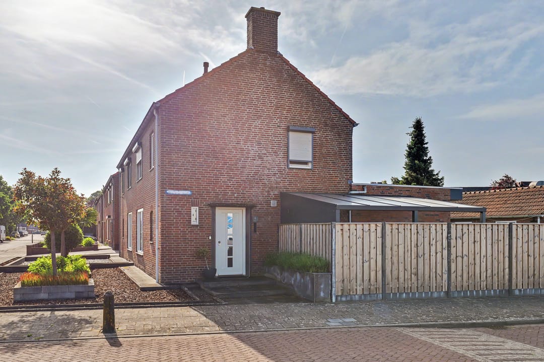 Photo 32 of Beatrixstraat 6