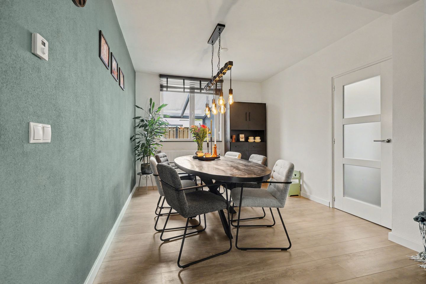 Photo 10 of Beatrixstraat 6