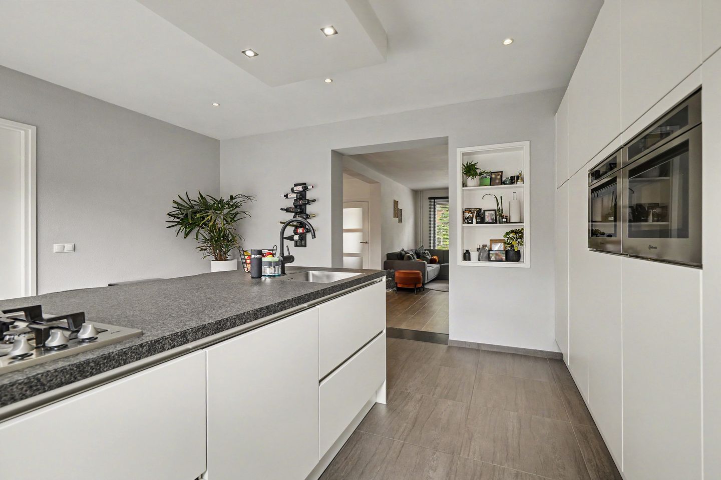Photo 14 of Beatrixstraat 6