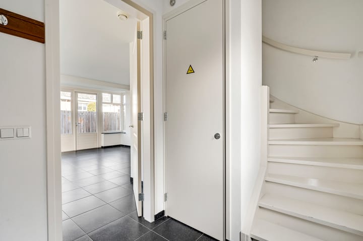 Hoekwoning te koop: Kerkplein 8B, Neer