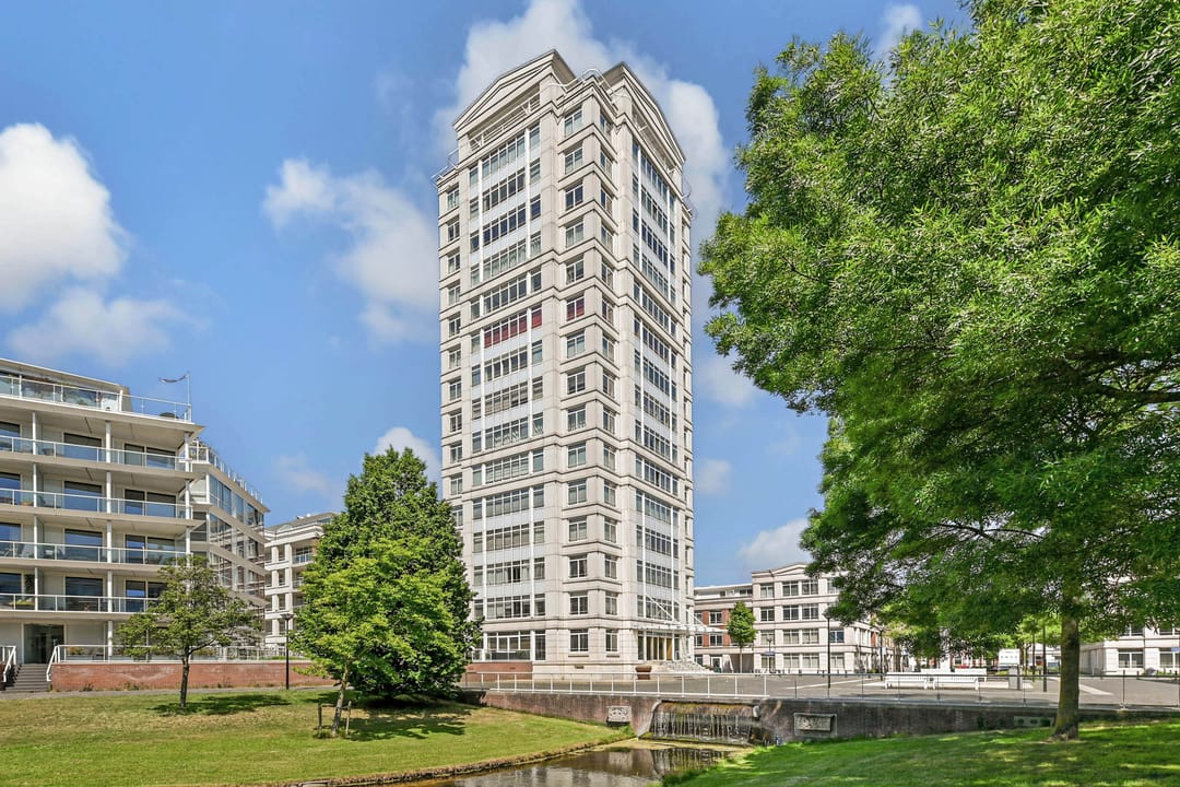 Foto 1 van Burgemeester De Monchyplein 308