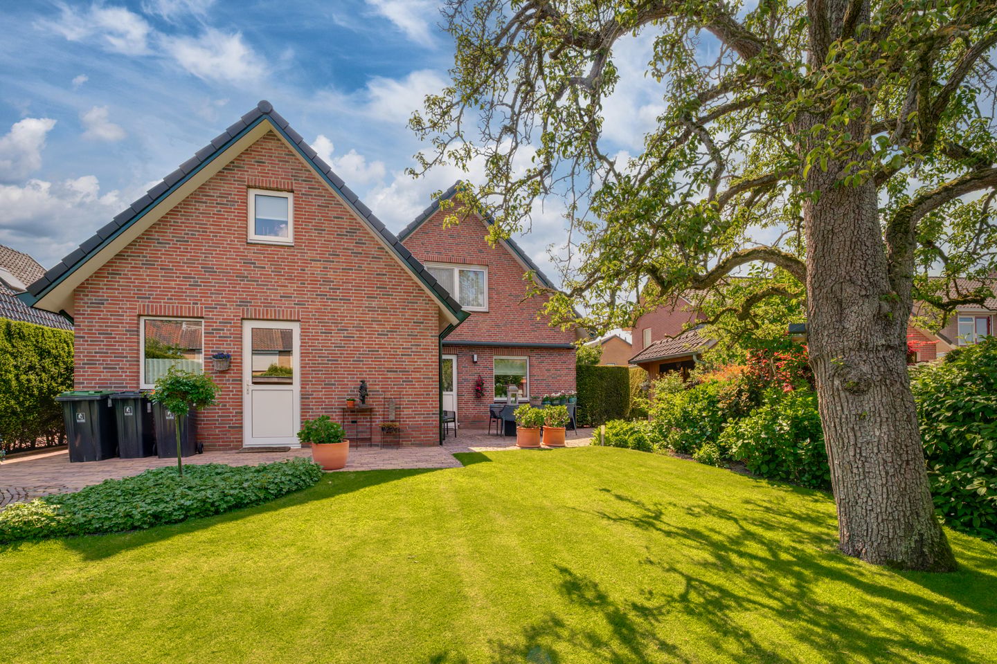 Spacious and Modernized Detached Residence with Private Garden and Solar Panels in Wehl — 35