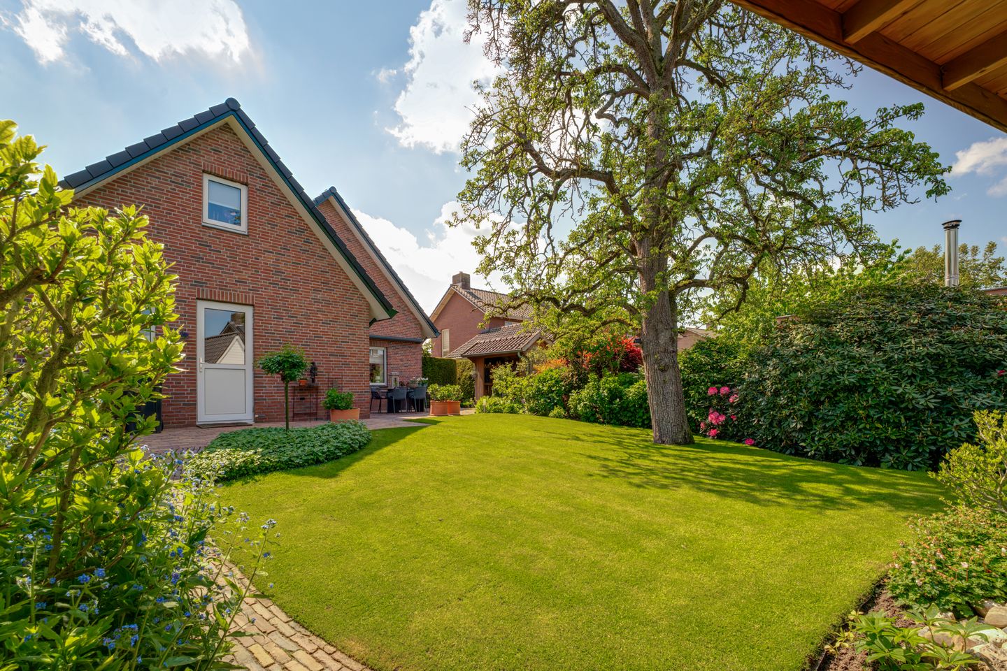 Spacious and Modernized Detached Residence with Private Garden and Solar Panels in Wehl — 34