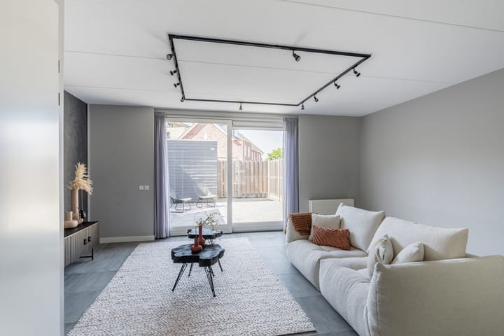 Tussenwoning te koop: Koningstraat 6, Naaldwijk