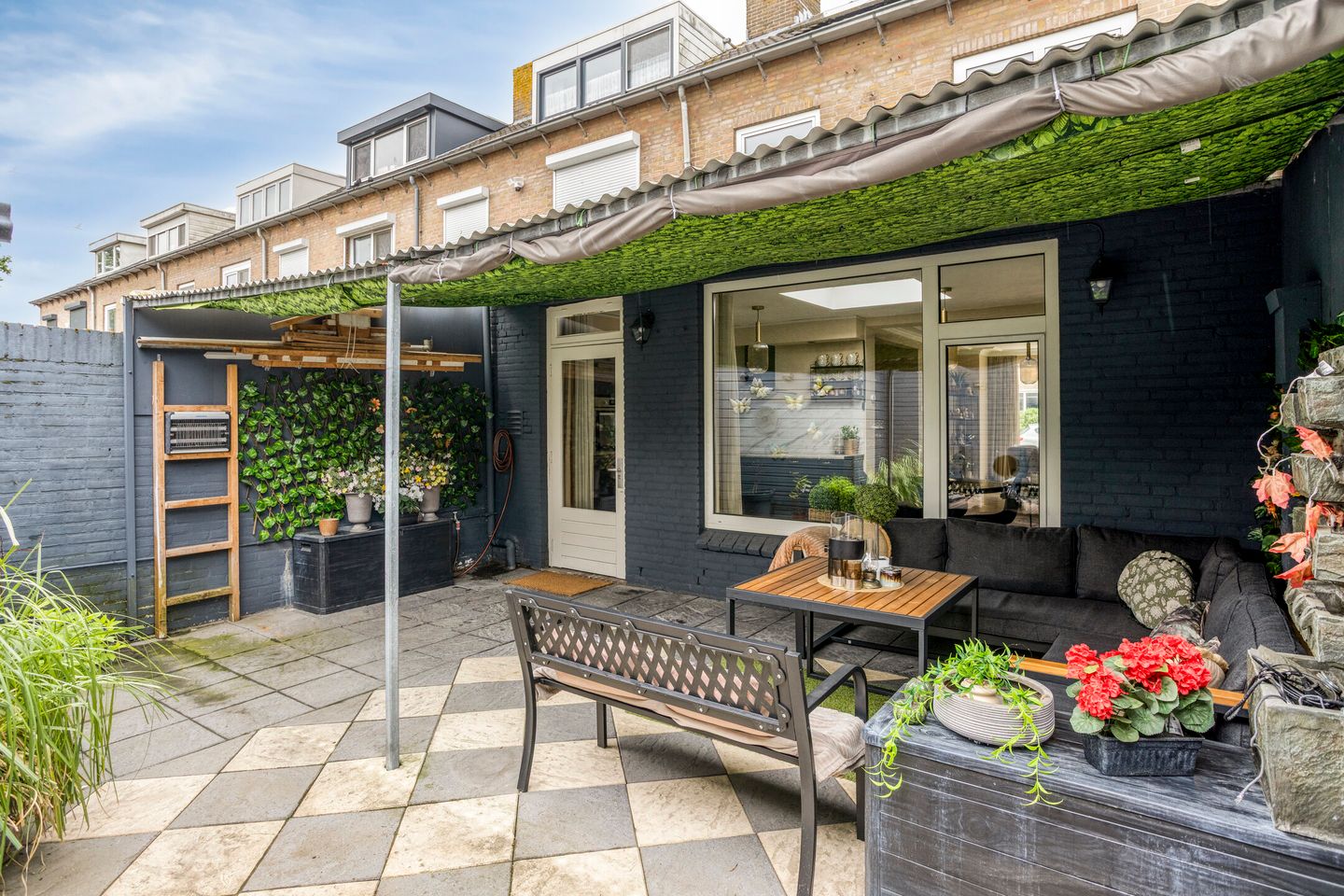 Photo 14 of Aert van Nesstraat 11