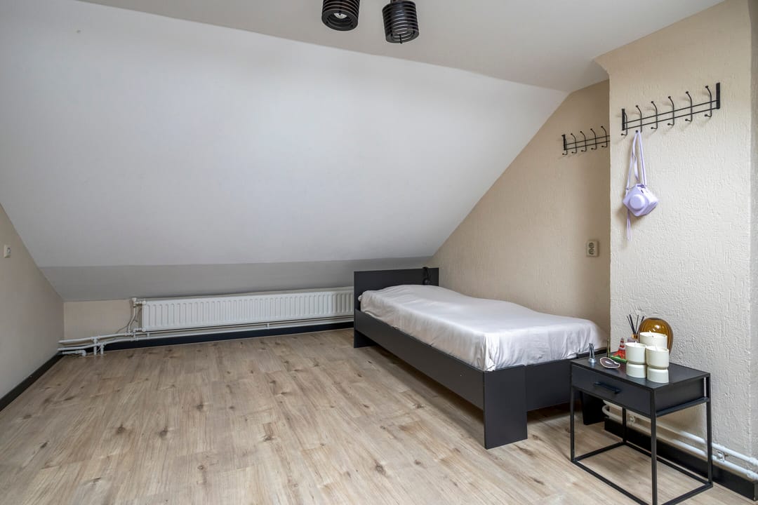 Photo 23 of Aert van Nesstraat 11