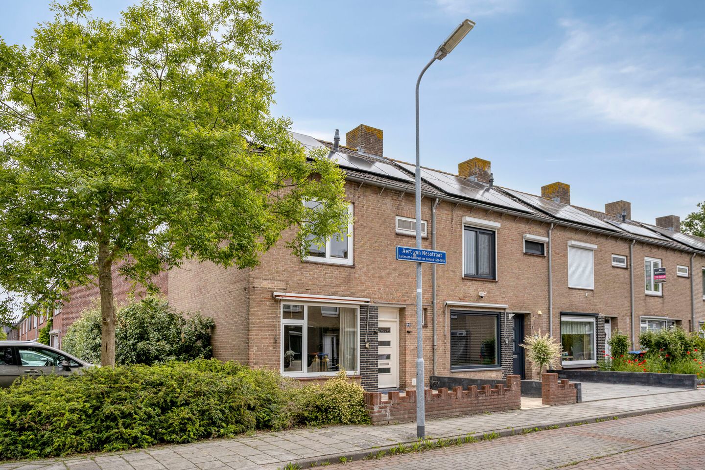 Photo 25 of Aert van Nesstraat 11
