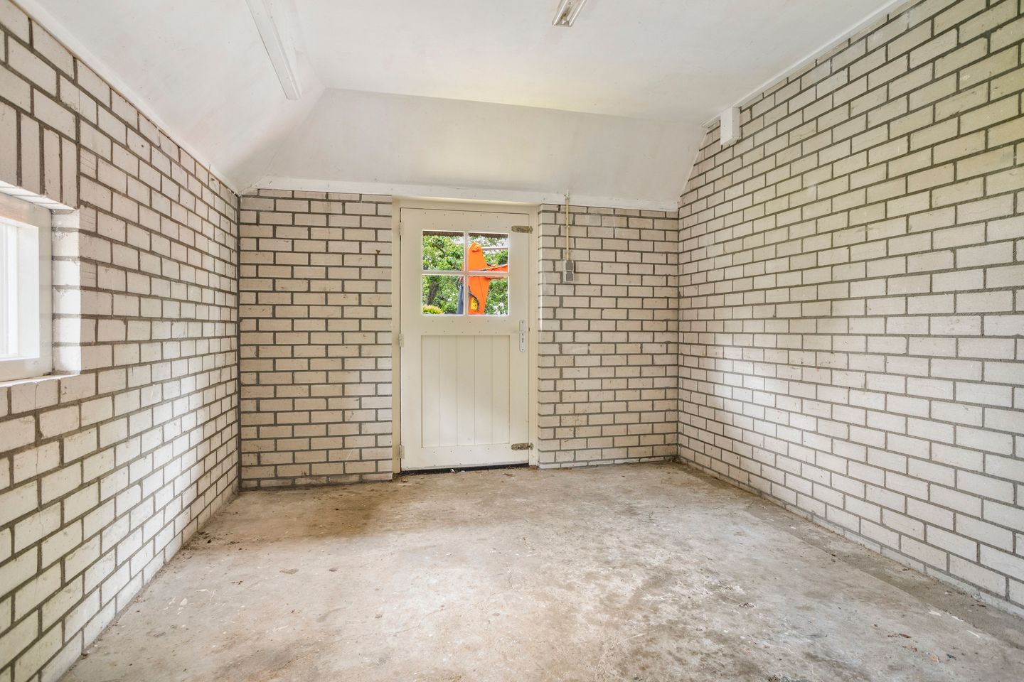Photo 29 of Beemstraat 46