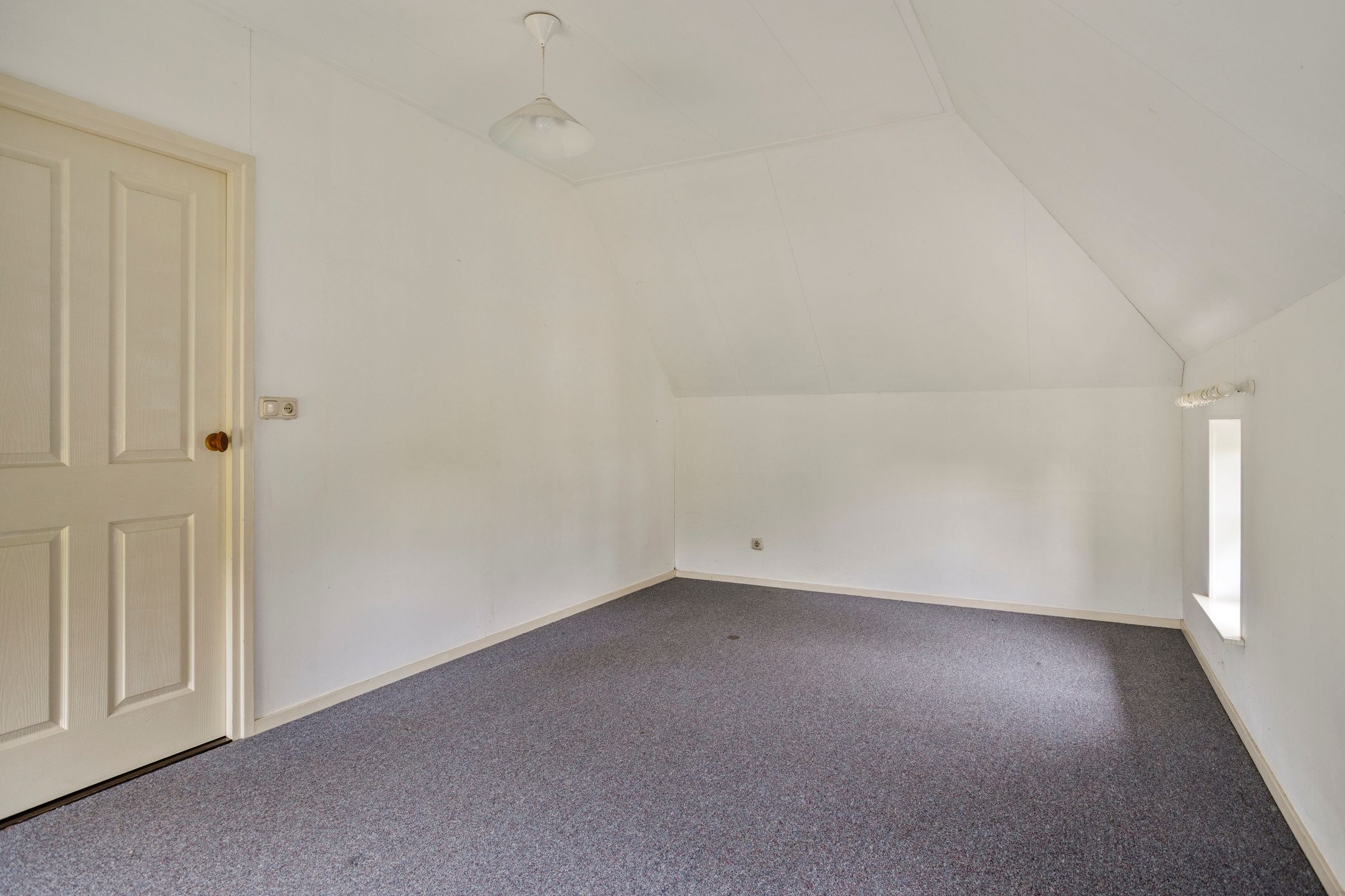 Photo 33 of Beemstraat 46