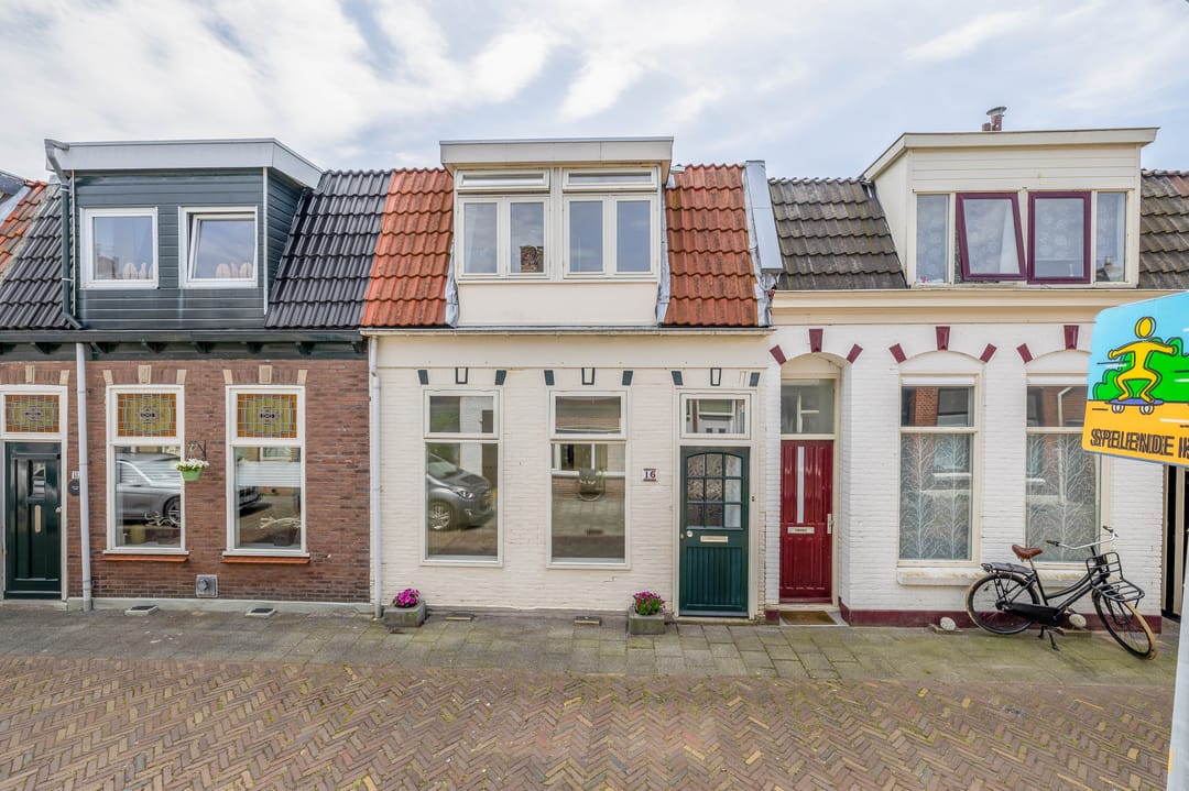 Foto 1 van De Ruijterstraat 16