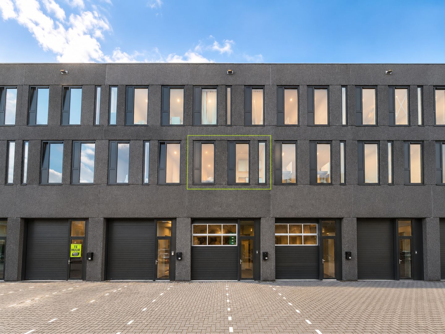 View photo 1 of Transistorstraat 65-H