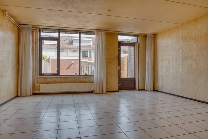 Tussenwoning te koop: Willem van Leenpad 7, Hendrik-Ido-Ambacht