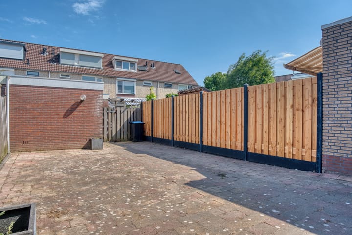 Tussenwoning te koop: Willem van Leenpad 7, Hendrik-Ido-Ambacht