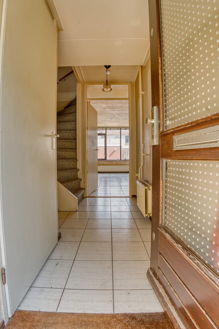 Tussenwoning te koop: Willem van Leenpad 7, Hendrik-Ido-Ambacht