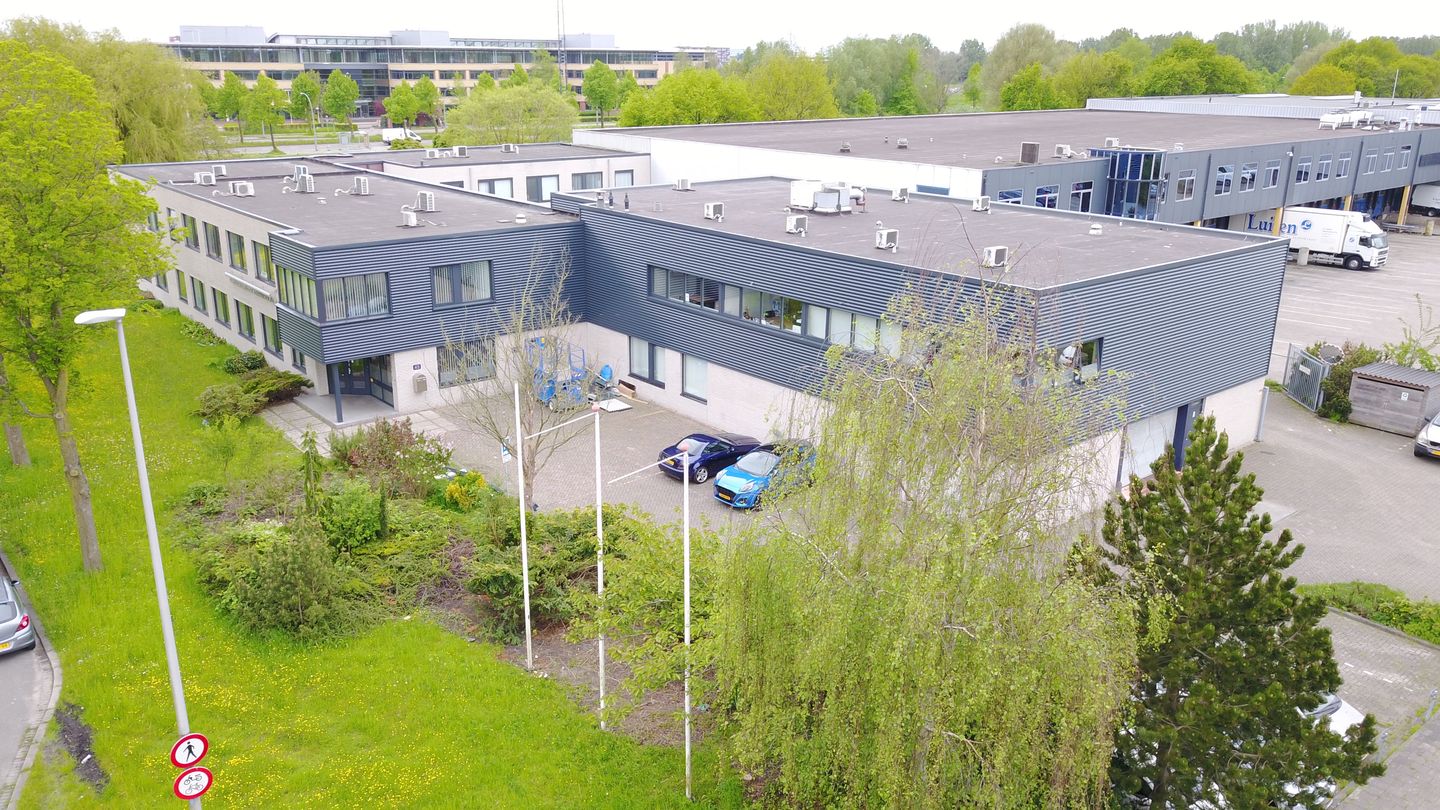 Bekijk foto 2 van Stephensonstraat 45