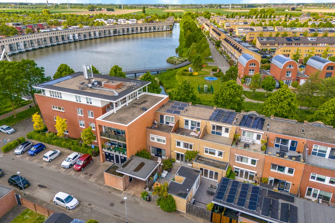 Spacious Townhouse with Rooftop Terrace in Green Getsewoud — 56