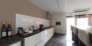 View 360° photos