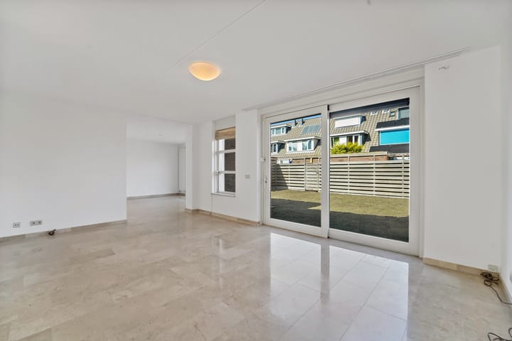 Tussenwoning te koop: Pioenrooslaan 16, Wateringen