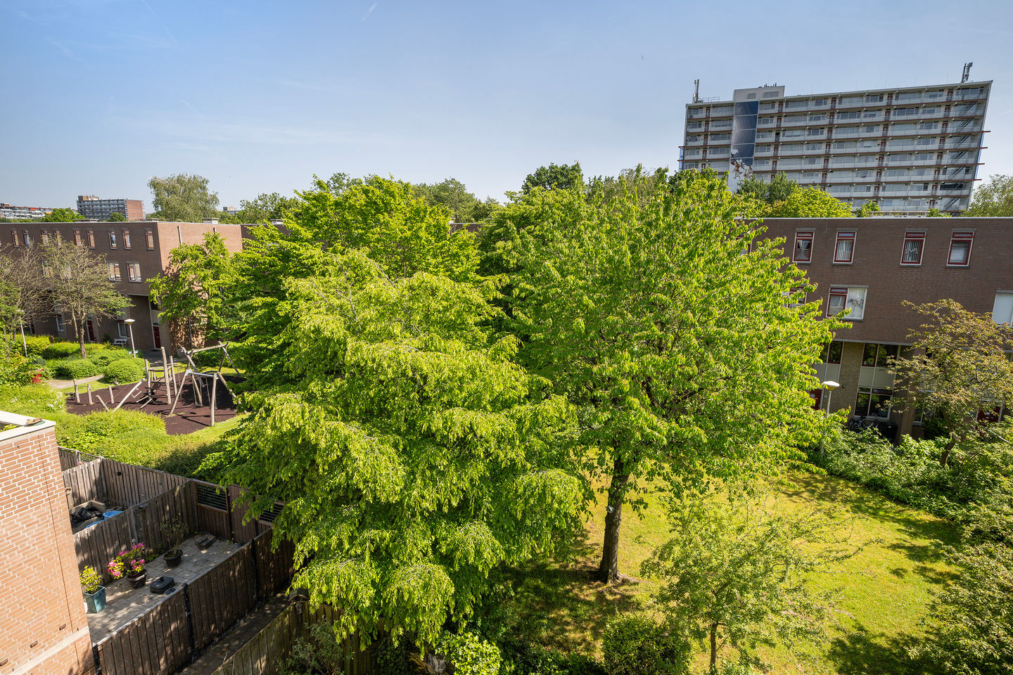 Spacious 3-Room Maisonnette with Sunny Balcony and Private Storage in Holy Noord — 19