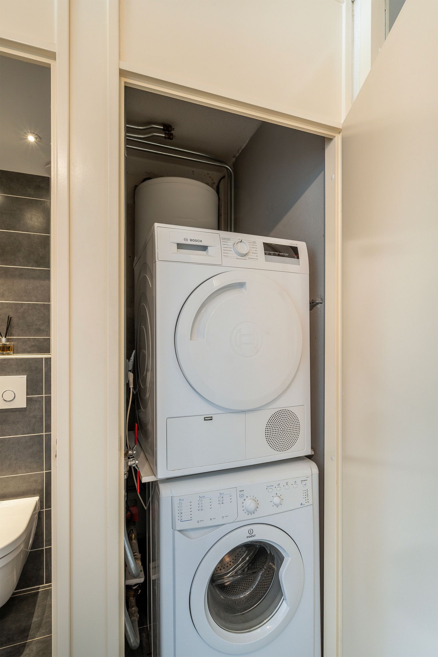 Spacious 3-Room Maisonnette with Sunny Balcony and Private Storage in Holy Noord — 25