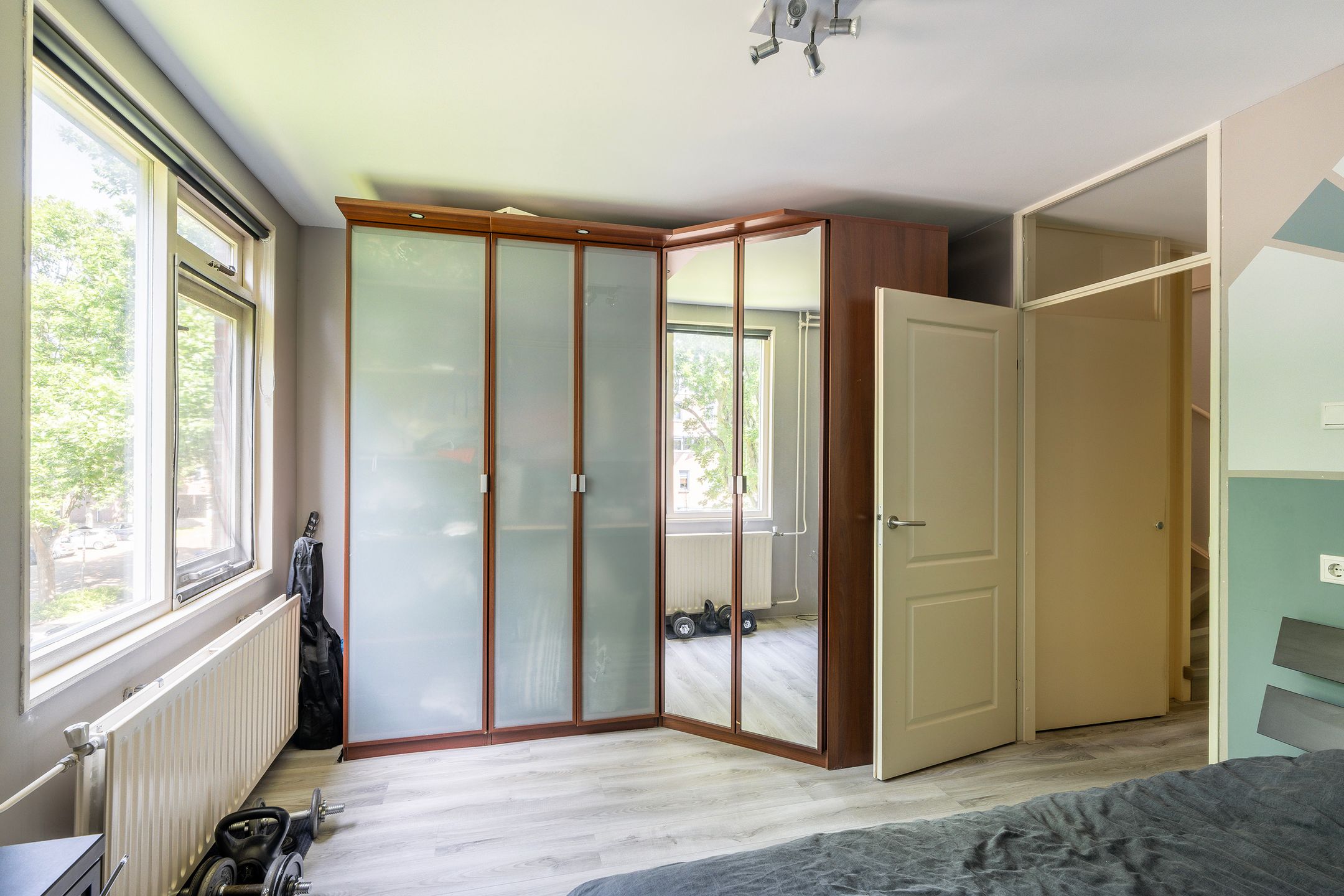 Spacious 3-Room Maisonnette with Sunny Balcony and Private Storage in Holy Noord — 9