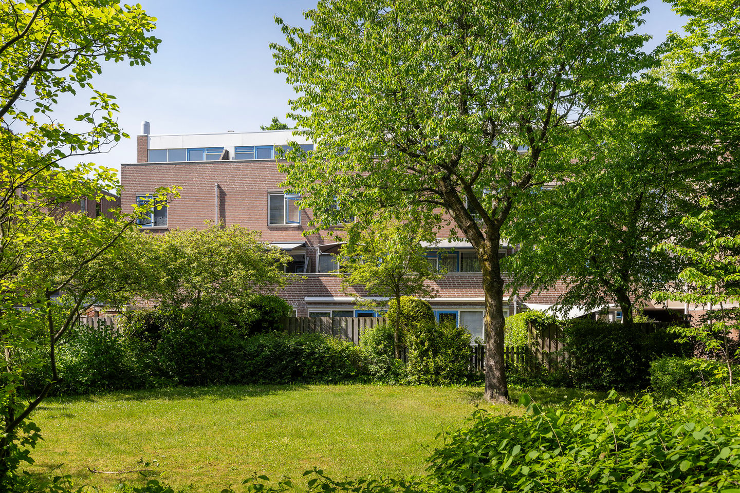 Spacious 3-Room Maisonnette with Sunny Balcony and Private Storage in Holy Noord — 29