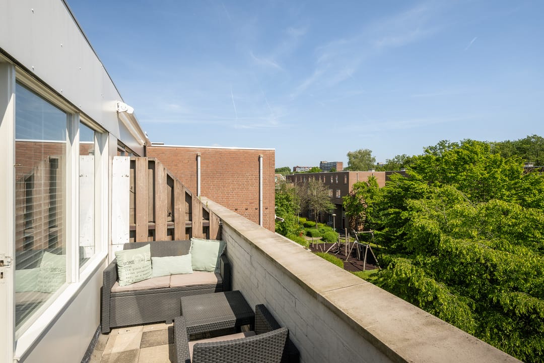 Spacious 3-Room Maisonnette with Sunny Balcony and Private Storage in Holy Noord — 17